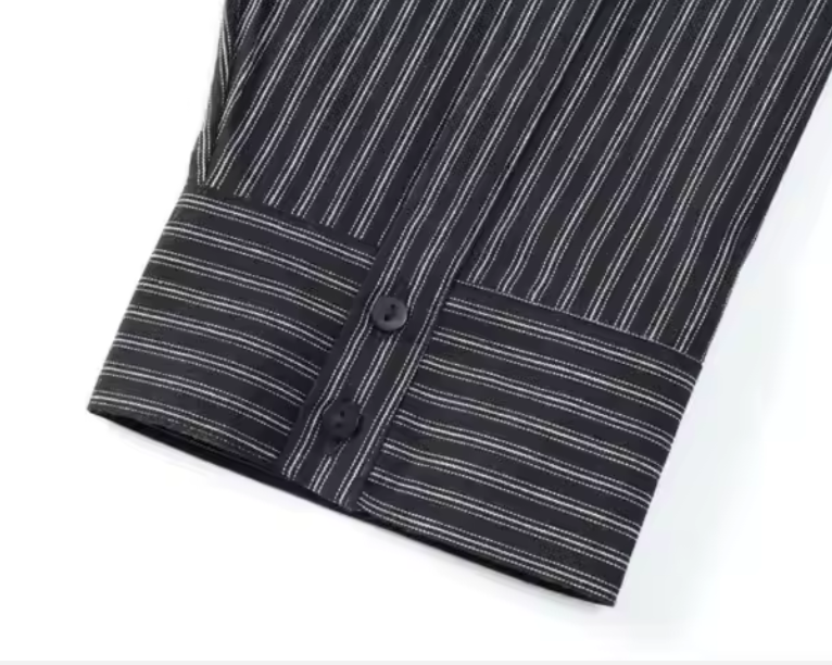 قميص مخطط رمادي