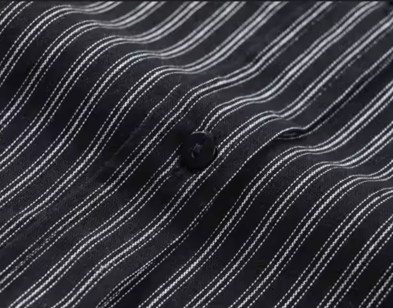 قميص مخطط رمادي