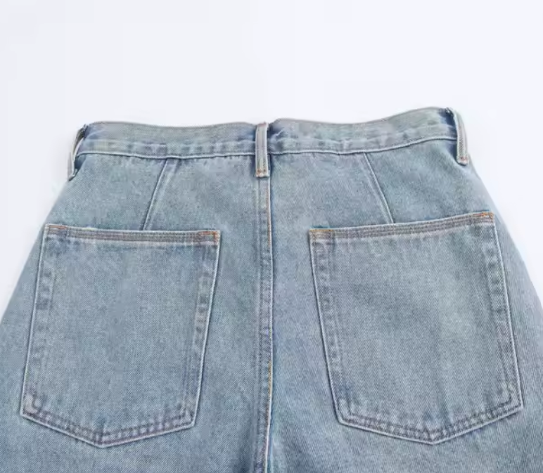 بنطلون جينز عريض