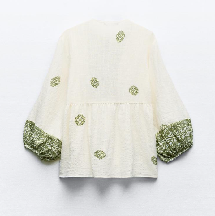 بلوزة أبيض معرقة ب أخضر