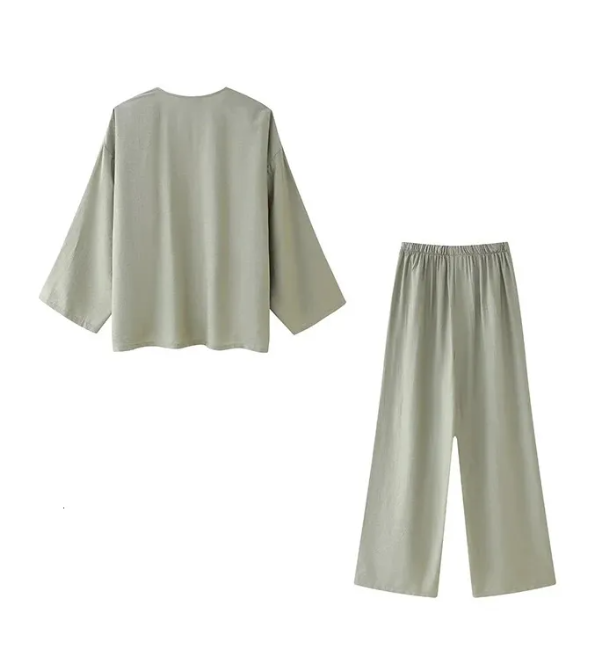 طقم قطعتين قميص بربطة وبنطلون أخضر فاتح