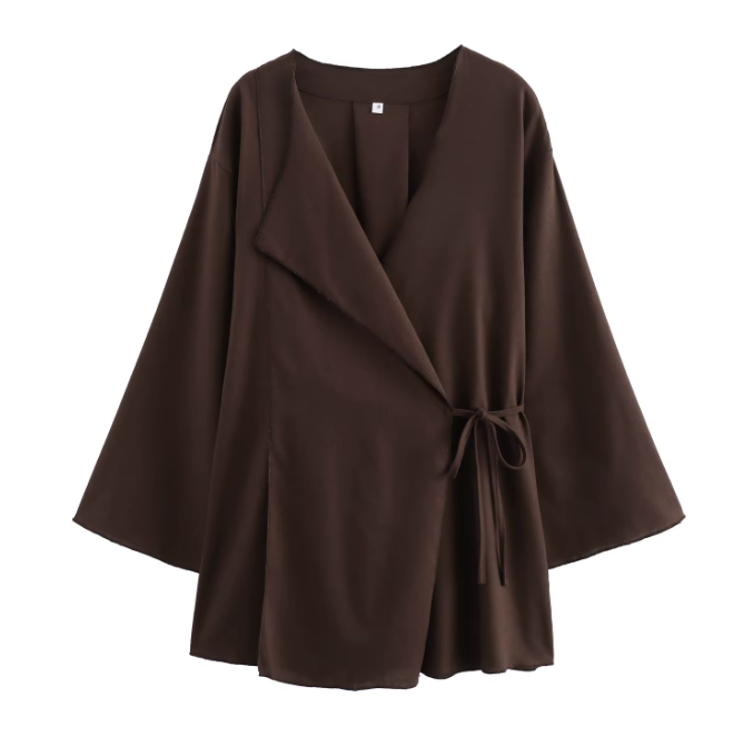 قميص بربطة باللون البني واللون البيج