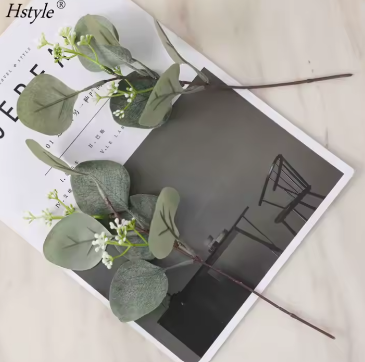 عروق ورد أخضر بشكلين مختلفين