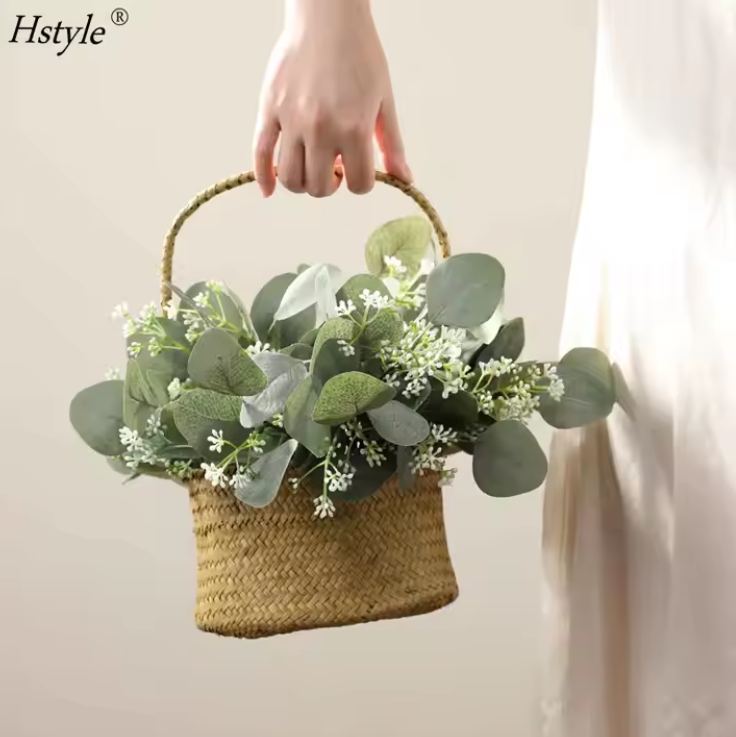 عروق ورد أخضر بشكلين مختلفين