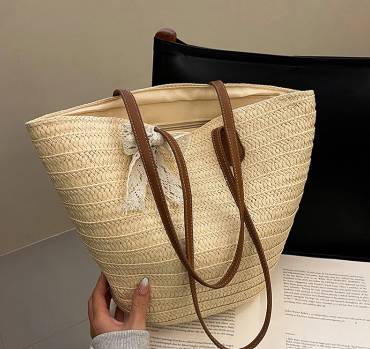 حقيبة قش حجم كبير بلونين