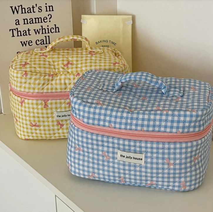 شنتة للميك اب حجم كبير (أصفر ,أزرق, زهري)