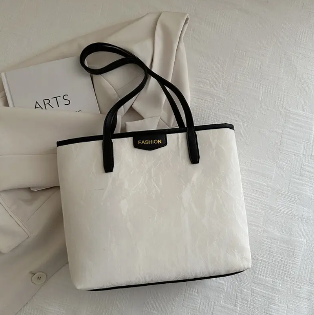 حقيبة كبيرة بسحاب قياس 33*25سم (أسود ,أبيض ,رمادي فاتح)