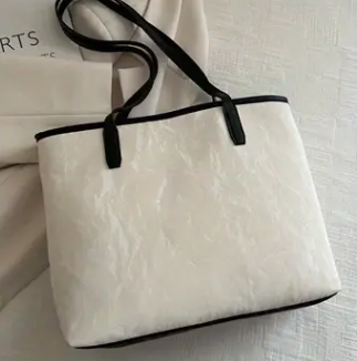 حقيبة كبيرة بسحاب قياس 33*25سم (أسود ,أبيض ,رمادي فاتح)