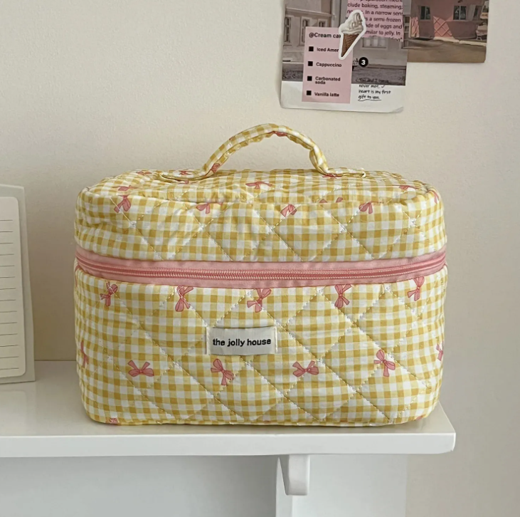 شنتة للميك اب حجم كبير (أصفر ,أزرق, زهري)