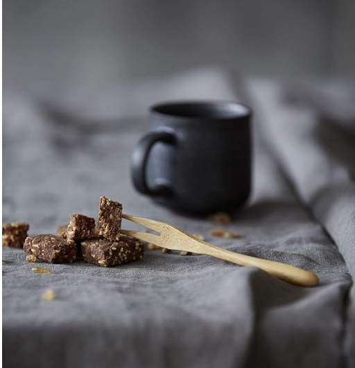 ملاعق ,شوك ,مصاصات ,سكاكين خشب