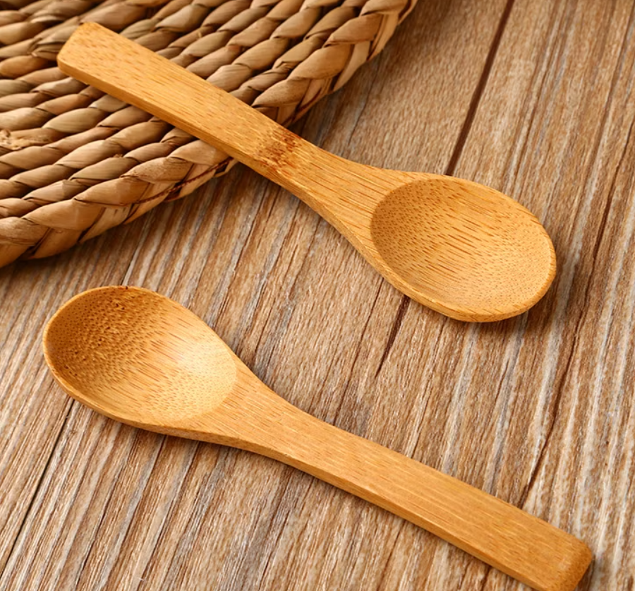 ملاعق ,شوك ,مصاصات ,سكاكين خشب