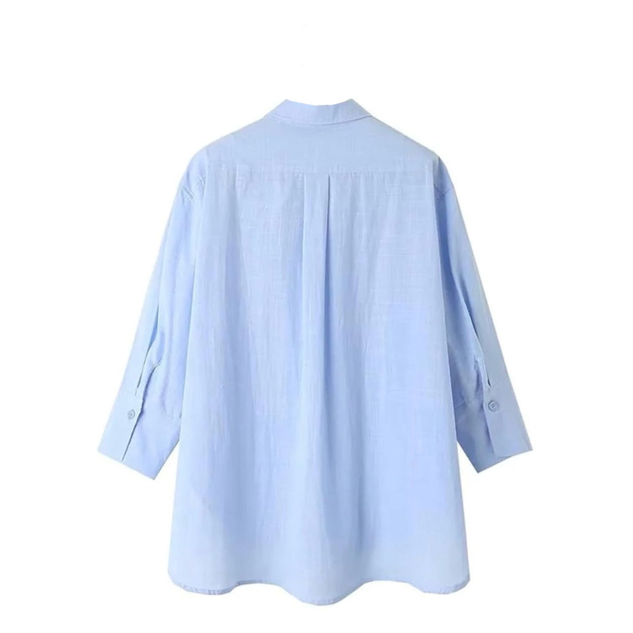 قميص عملي بالأزرق والأبيض